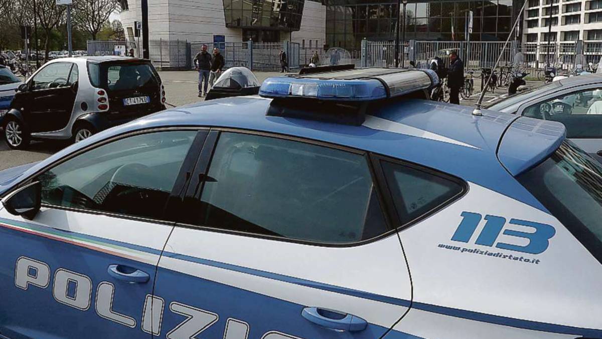 Rimini, aggredisce l'ex compagna davanti al nuovo fidanzato: arrestato