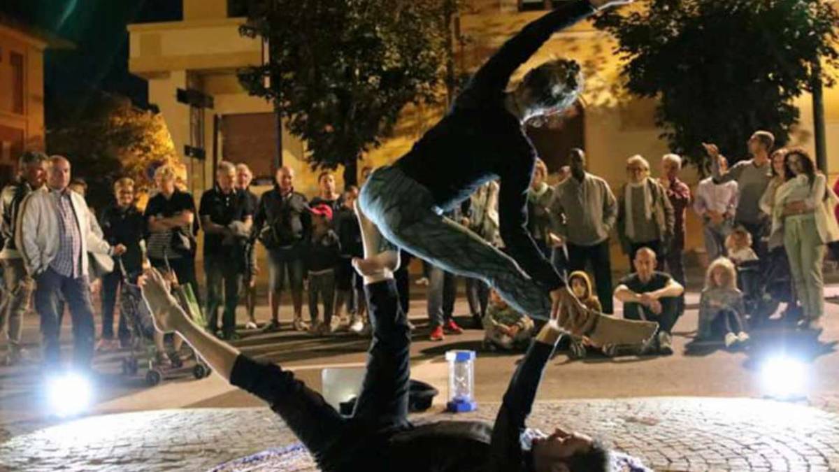 Buskers a Predappio, attese tremila persone