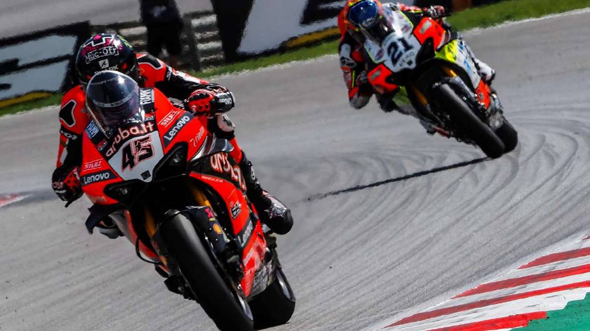 Superbike, Gp di Catalogna: Rinaldi 7° nella Gara1 dominata da Rea