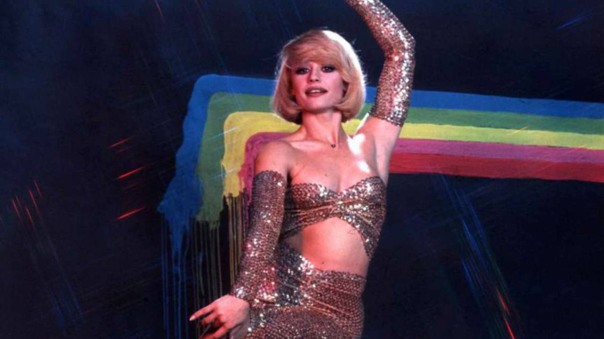 Omaggio a Raffaella Carrà dal Community 27 di Rimini