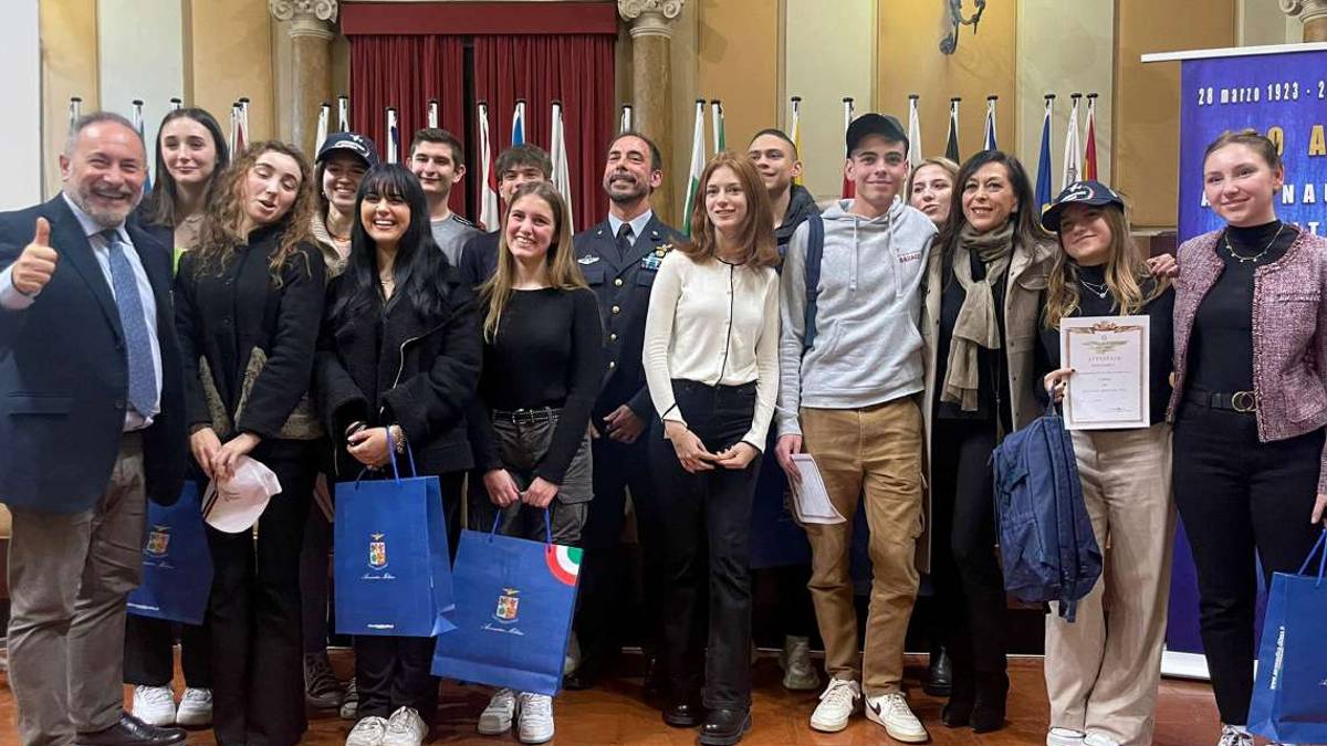 Forlì, corso di cultura aeronautica: ecco i premiati