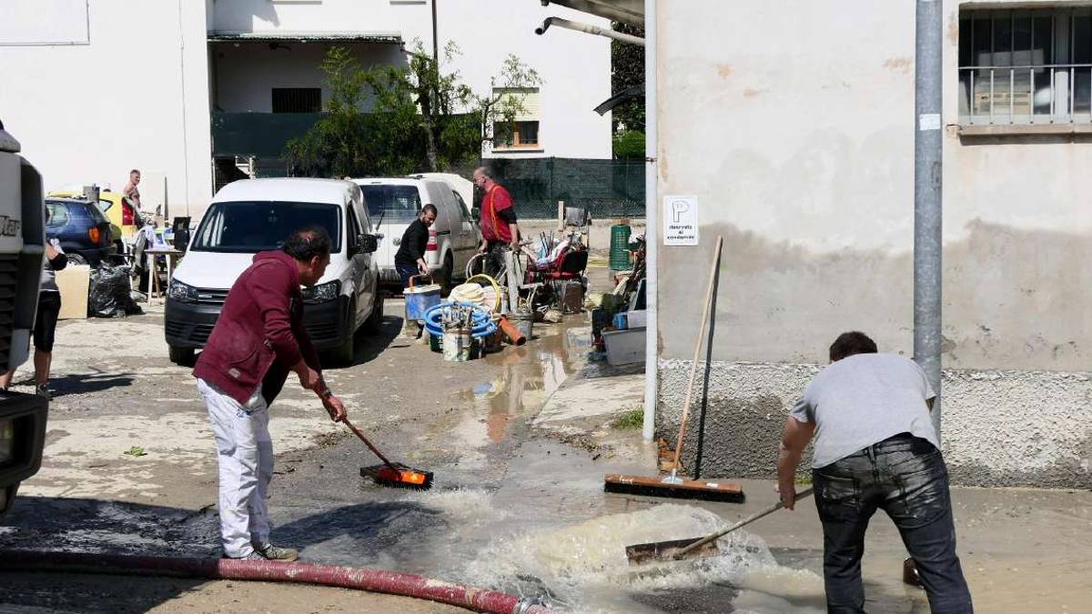 Faenza, la rabbia degli sfollati e l'incubo sciacalli