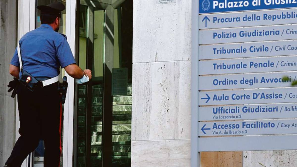Ubriaca in disco a Cervia, forlivese sfascia gli arredi e aggredisce i carabinieri