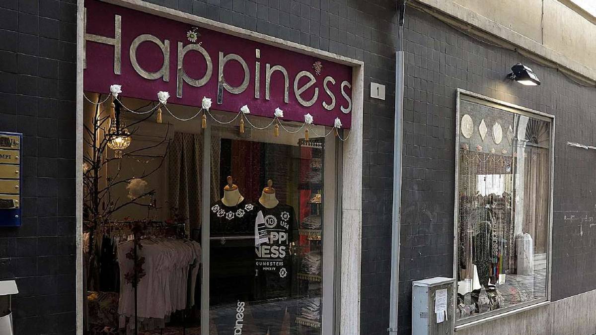 Happiness all'asta. In vendita i 5 negozi e i beni aziendali