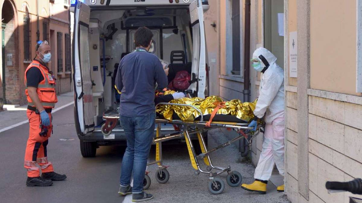 Covid Rimini, altri tre decessi. Contagi in calo: sono 121
