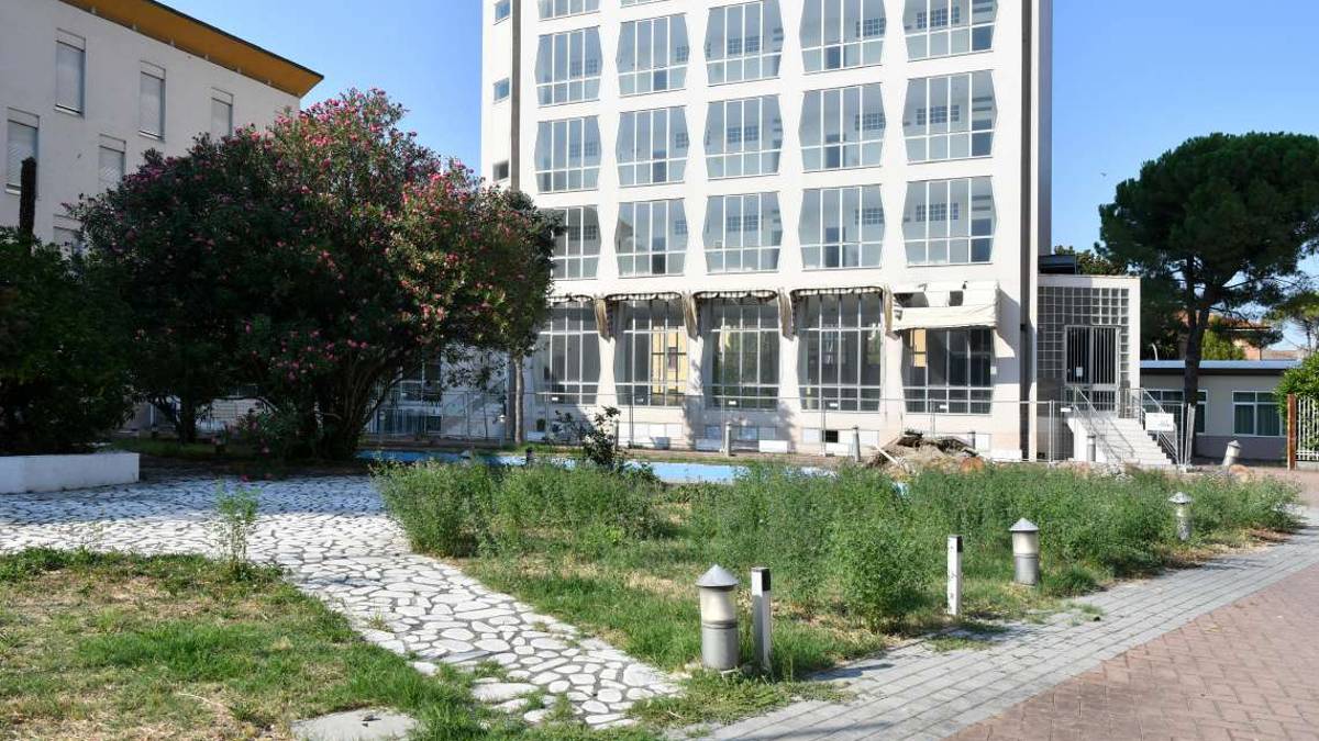Forlì. Ex hotel della Città, i tempi si allungano