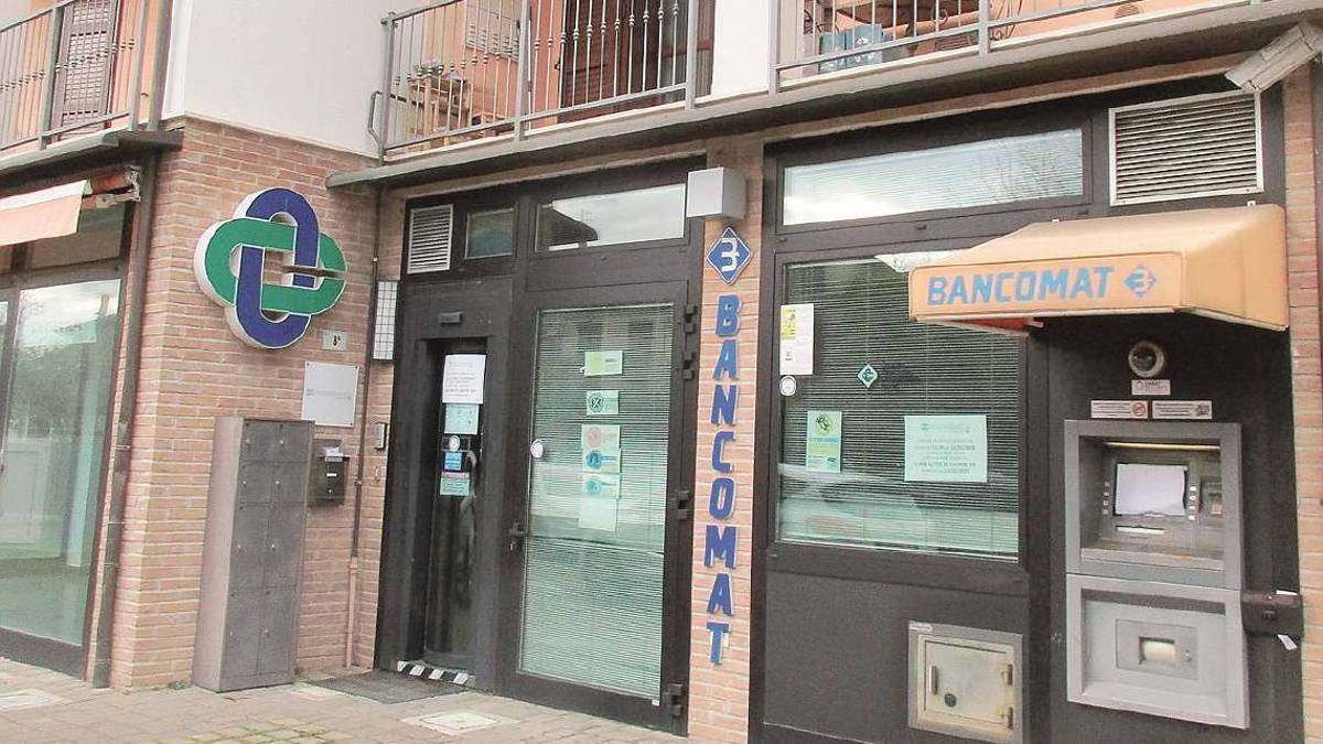 Longiano, dopo i negozi chiude anche la banca: sos da Budrio