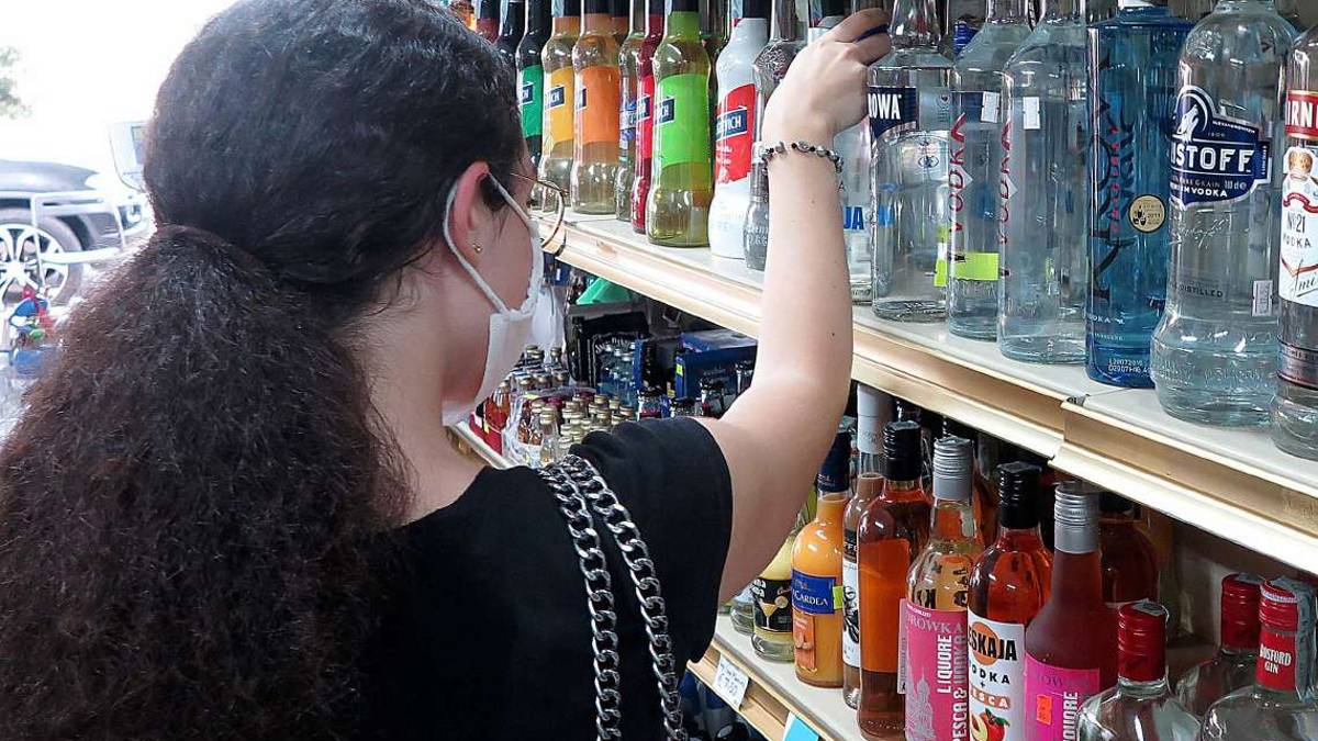 Rimini. Ecco come ci ubriachiamo di nascosto a 12 anni