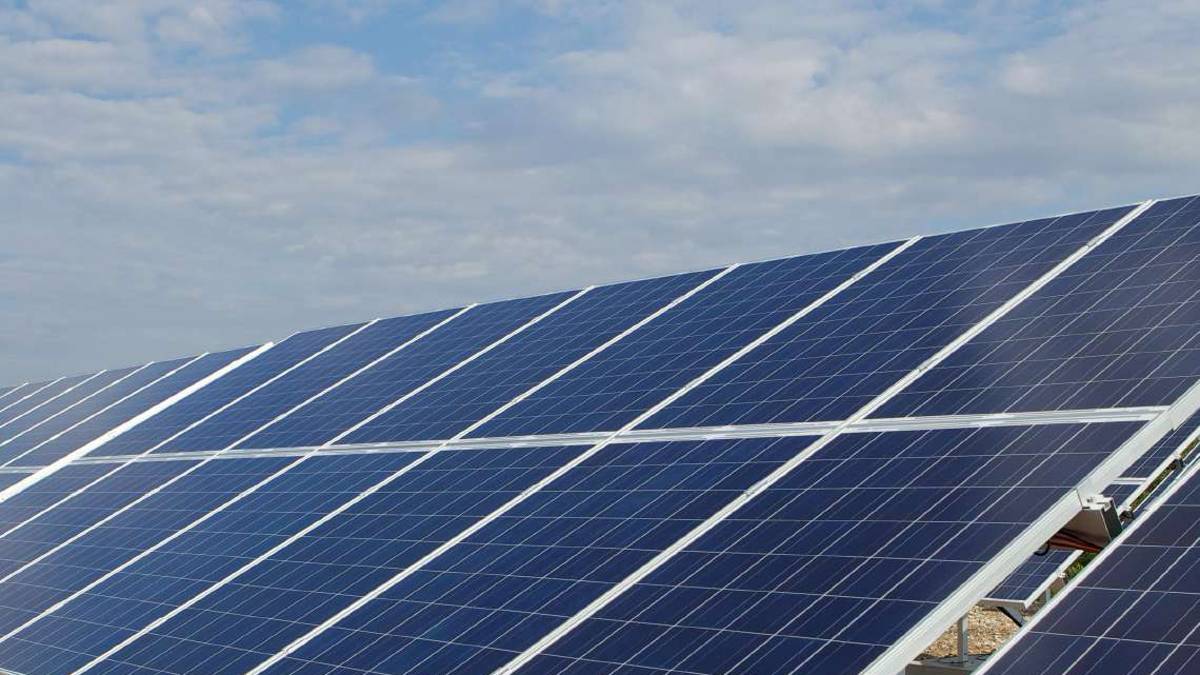 Cervia, pannelli solari in tutti i bagni: Energia per le scuole