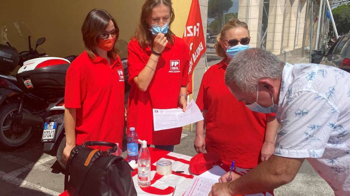 Coronavirus e assunzione infermieri: raccolta firme a Cesena