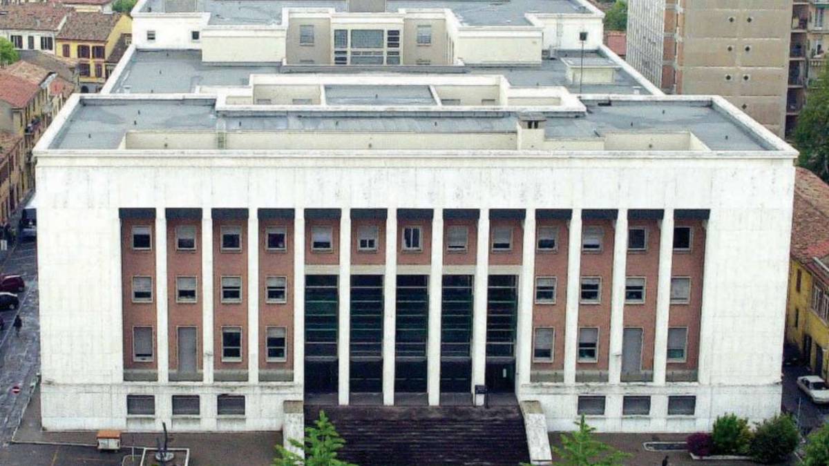 Ravenna, spedizione punitiva contro disabile, condannato avvocato