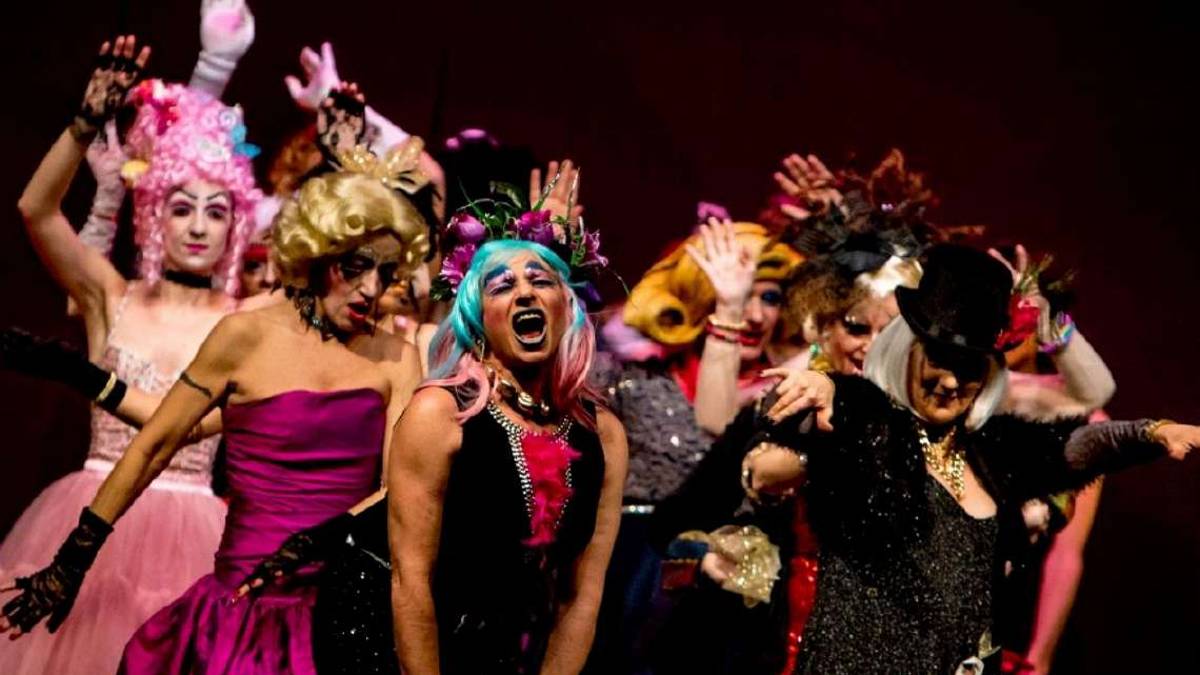 Drag Queen e comicità a San Clemente con le Nina's e Parisi
