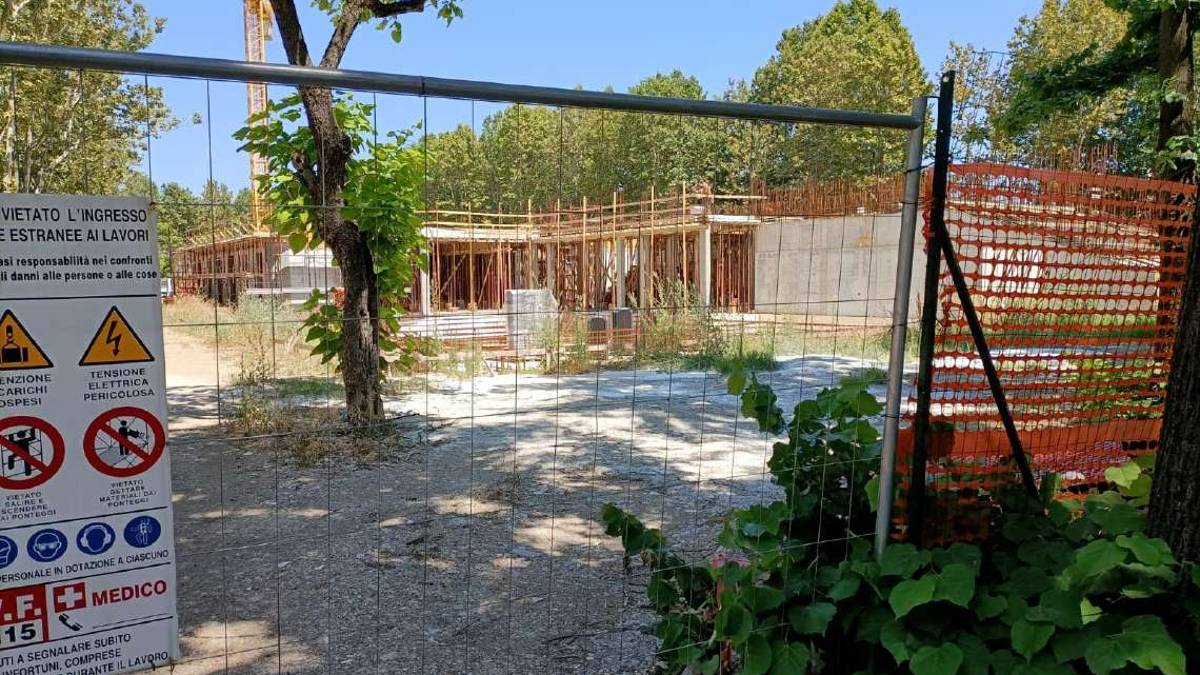 Cesenatico, i lavori alla scuola di viale Torino avanzano spediti