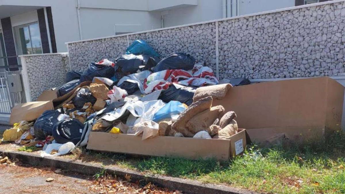 Forlì. L'abbandono dei rifiuti ai Romiti non si ferma