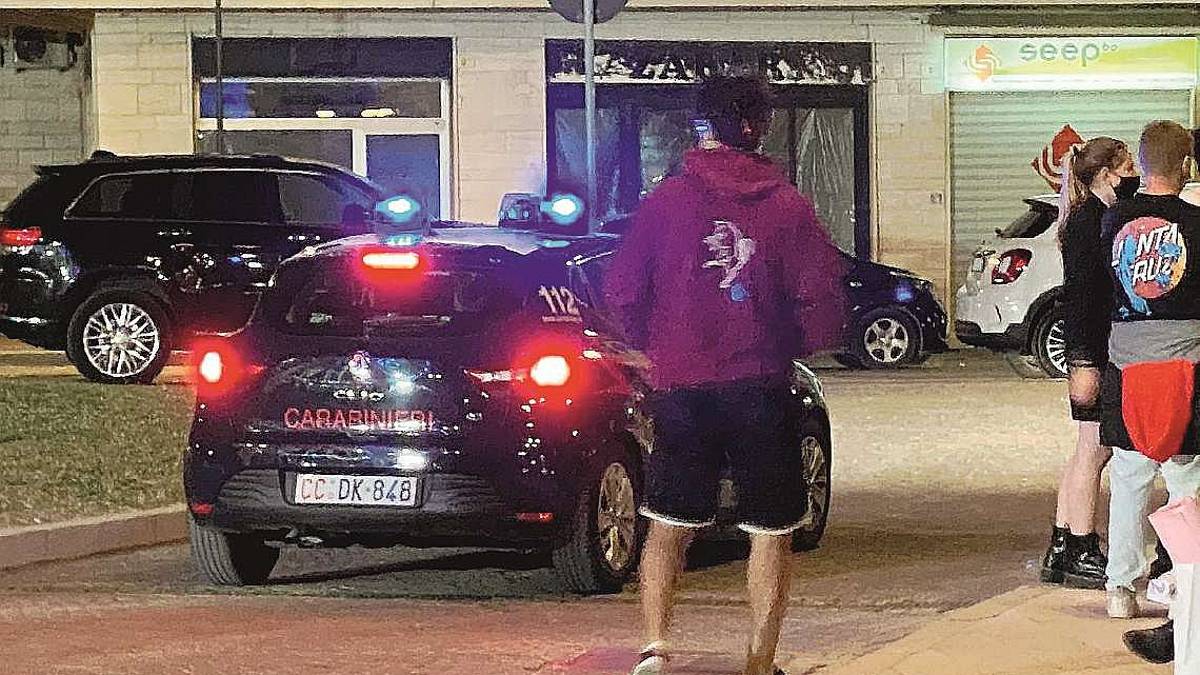 Cesenatico, minorenni su di giri: zona grattacielo liberata dai vetri ma non dai pugni
