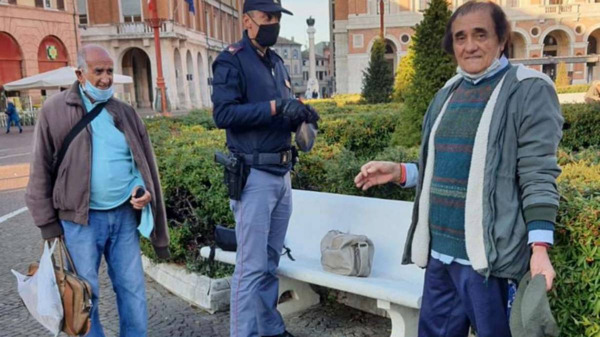 Forlì, dimentica la borsa con 500 euro e le viene riconsegnata