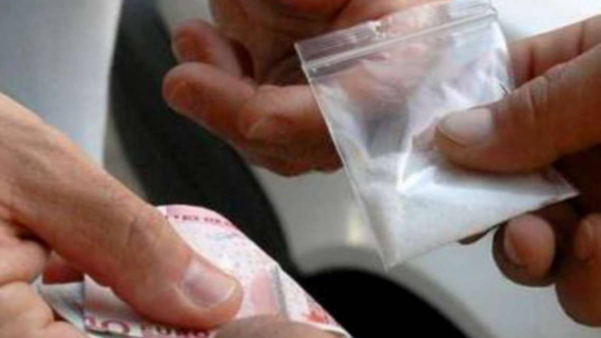 Cesena, nullatenente abita in hotel e spaccia col taxi: arrestato