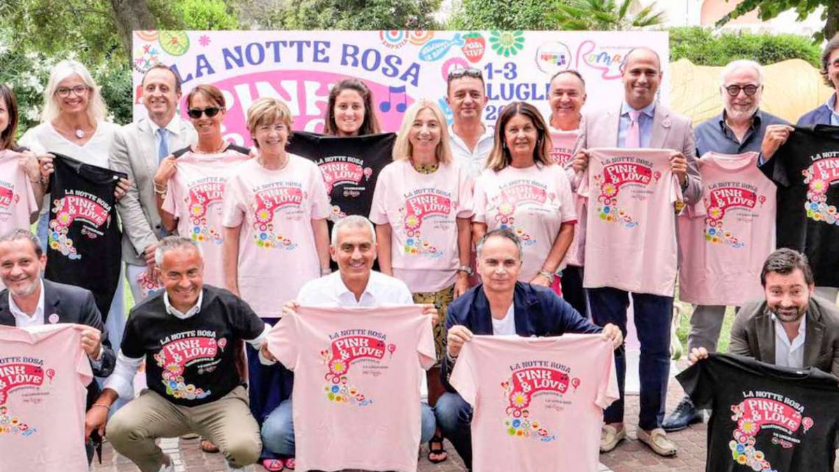 Notte rosa: tre giorni, cento artisti, un solo colore