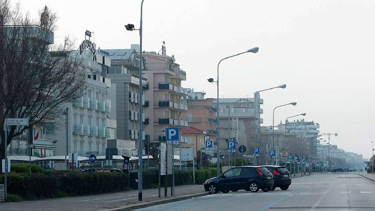 Rimini, convertire vecchi hotel in studentati: l'idea del Comune