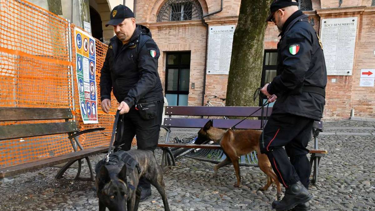 Forlì. Cani antidroga alla polizia locale