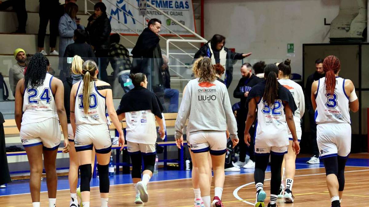Basket A1 donne, E-Work, la discesa continua (65-76)
