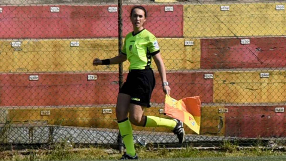 Calcio D, Incredibile: sono state due tifose a insultare l'assistente donna in Sammaurese-Sant'Angelo