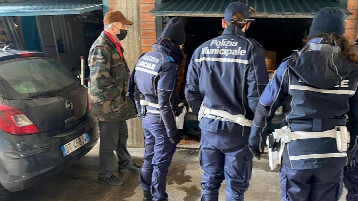 Forlì, Vivono nelle auto abbandonate, l'allarme di Ca' Ossi