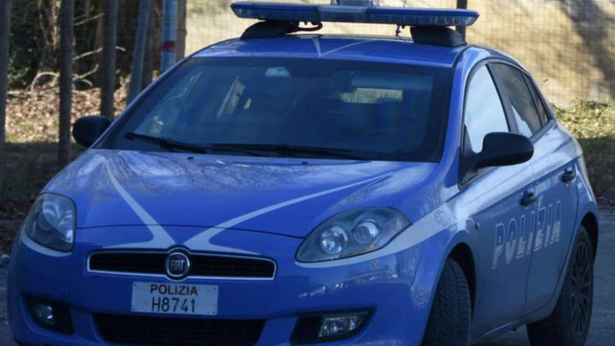 Forlì, ruba borsello nel bus, l'autista lo insegue e lo cattura