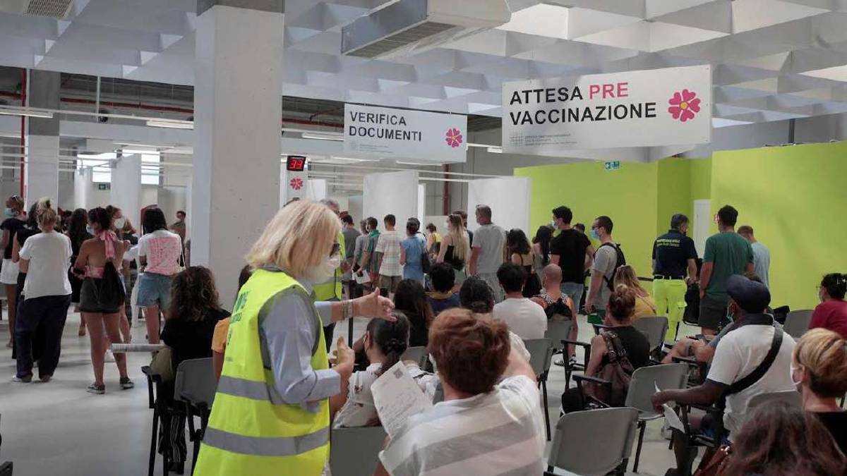 Ravenna, crollate le terze dosi di vaccino a febbraio