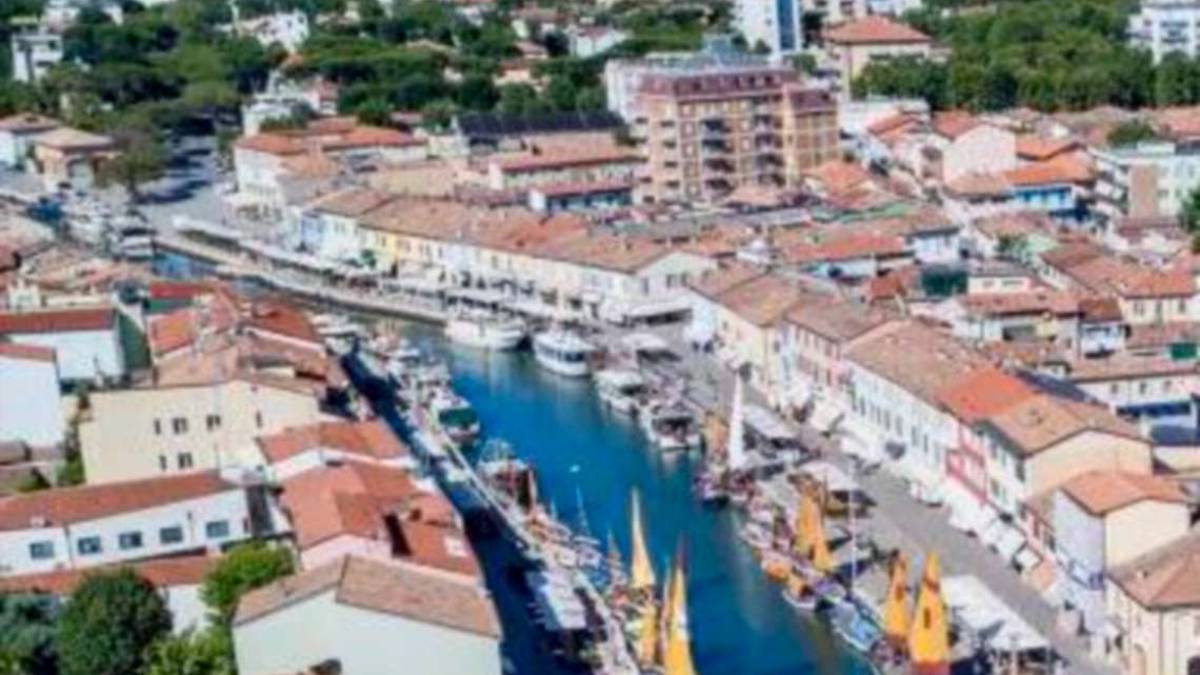 Cesenatico, verifiche e multe in arrivo per i gazebo sul porto