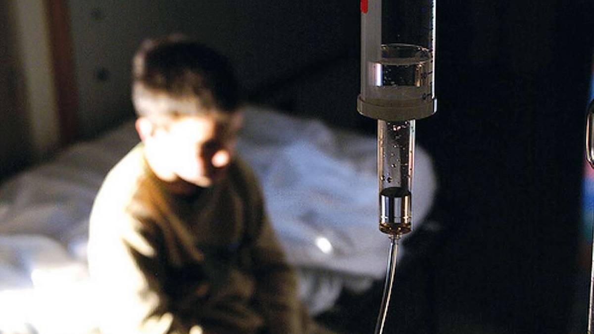 Ravenna, ha finto un tumore per raggirare un anziano
