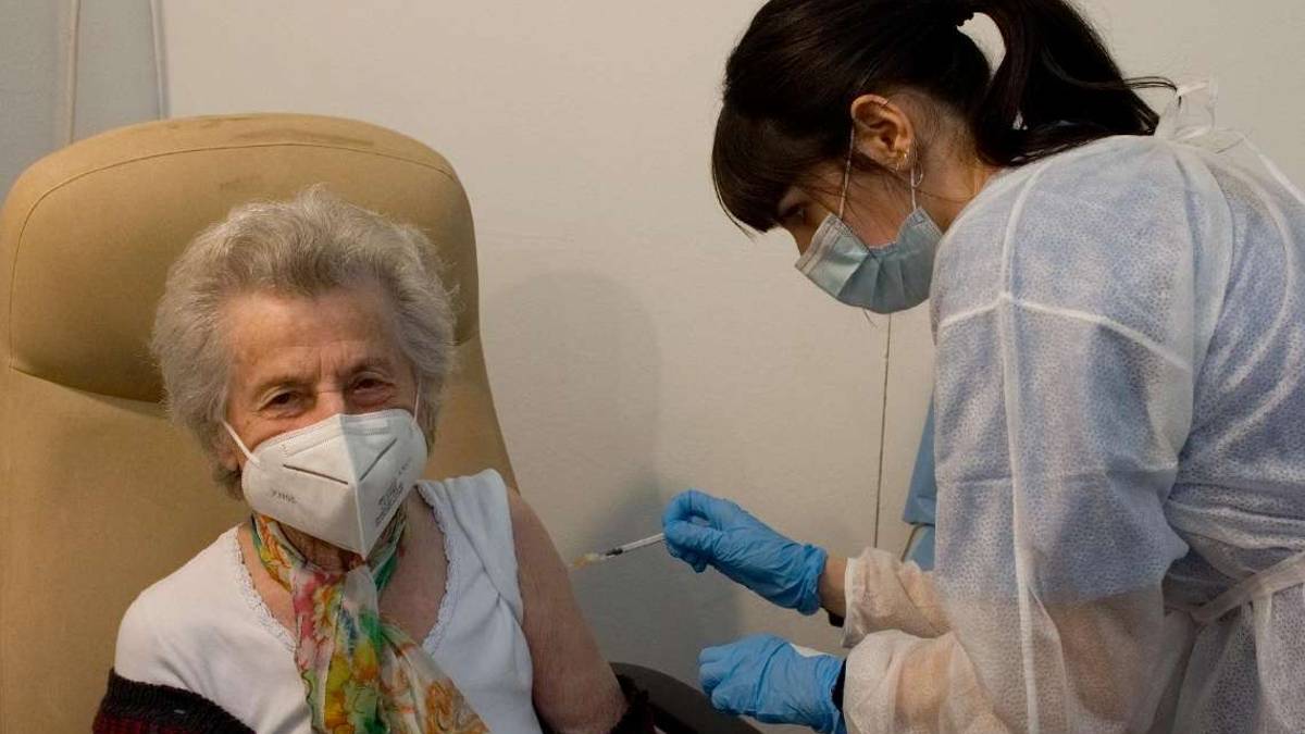 Vaccini Ravenna, Pala De Andrè troppo caro L'Ausl valuta altre sedi