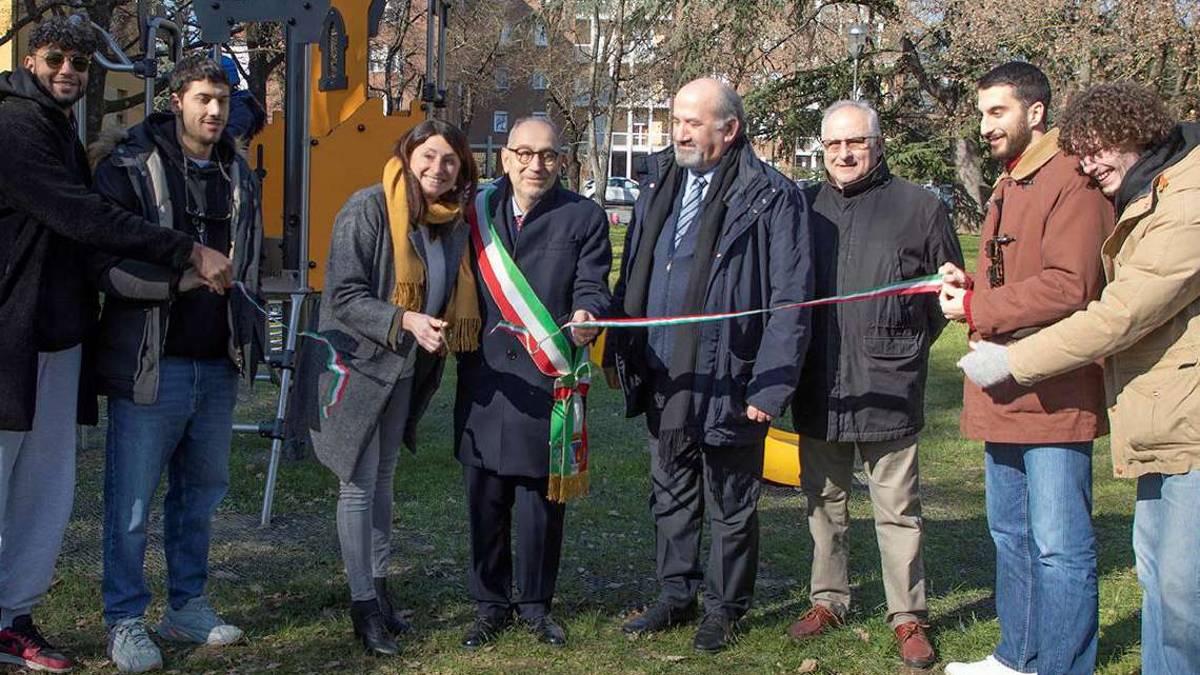 Imola, inaugurata la nuova area giochi in via Volta
