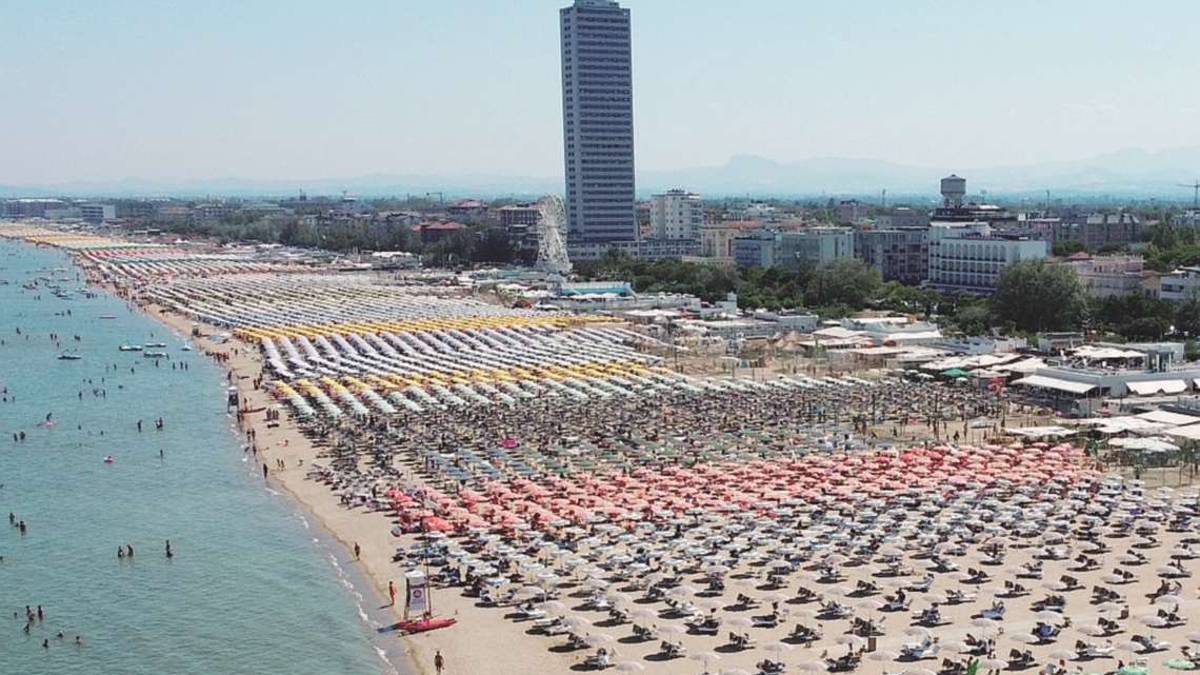 Cesenatico, malumori per gli spot turistici riminicentrici