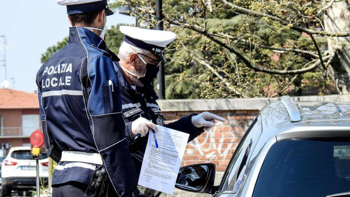 Imola, polizia locale: in 350 al concorso per 6 posti