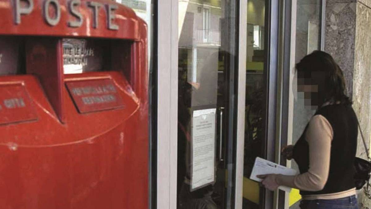 Porta anziano a Ritirare 16mila euro. Badante arrestata a Ravenna