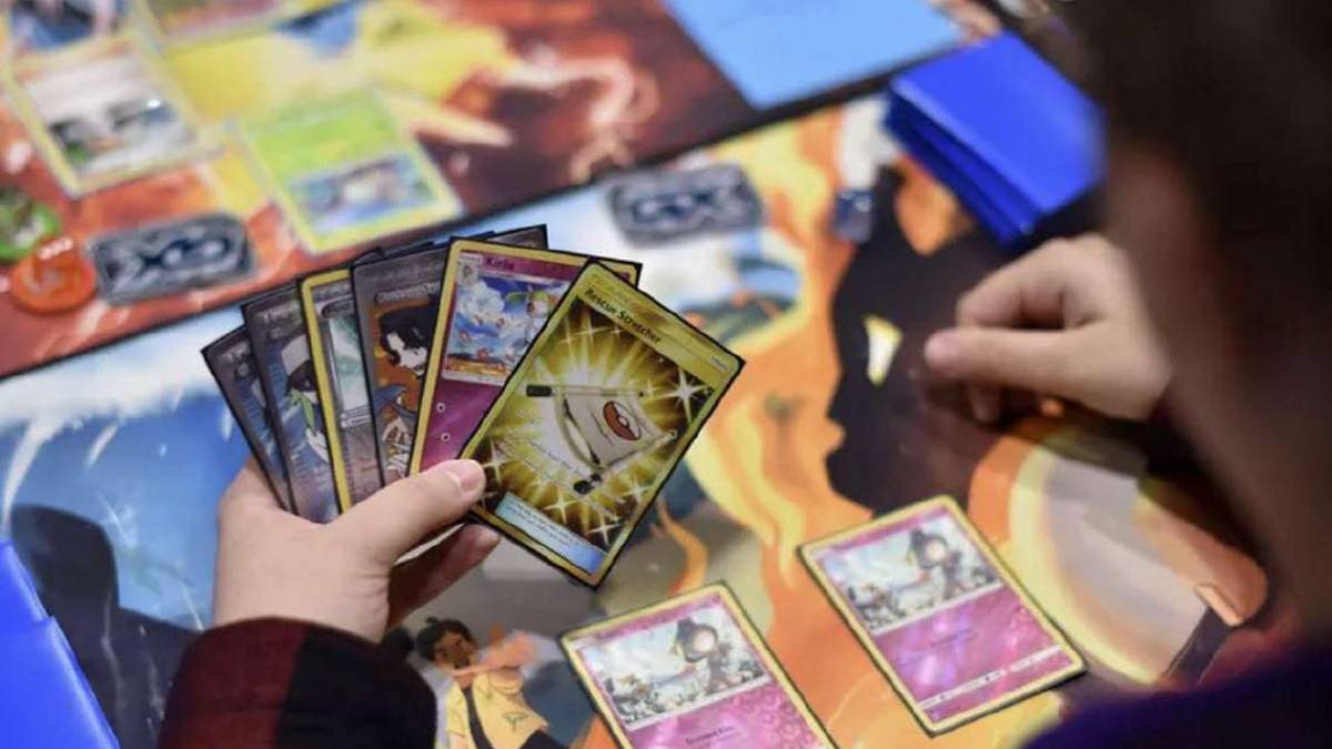 Ravenna, caccia alle carte Pokemon: scassinata edicola