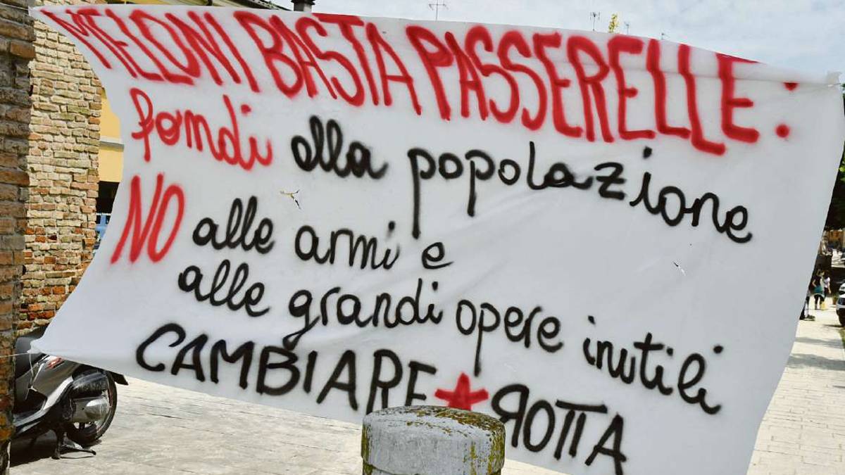 Zattini: Metà Forlì a terra. Nessuna passerella per la premier Meloni