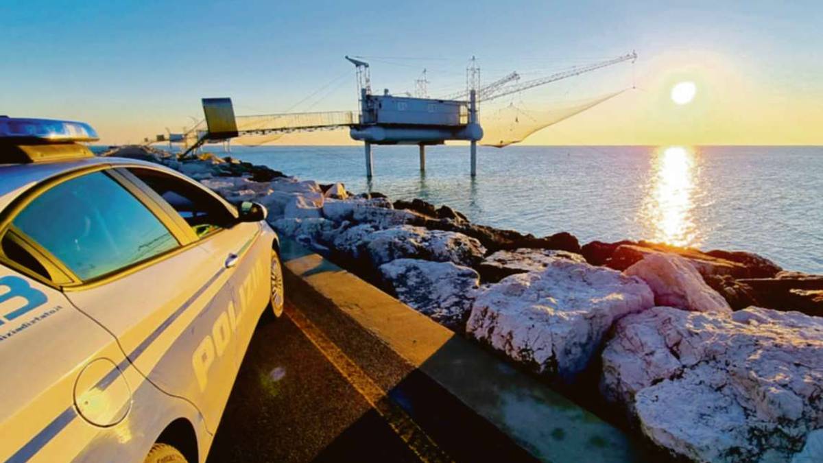Ravenna, ti do fuoco: minacce alla barista di Porto Corsini