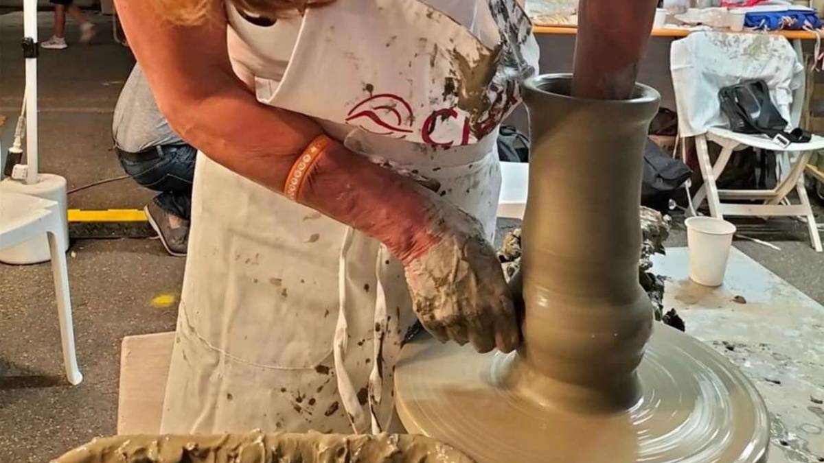 Cervia, l'arte della ceramica secondo Elisa Grillini