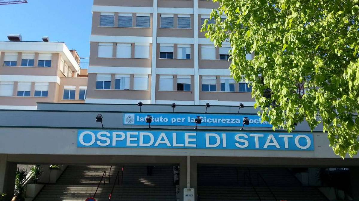 Covid San Marino, non si vaccina e rifiuta il ricovero: muore 49enne
