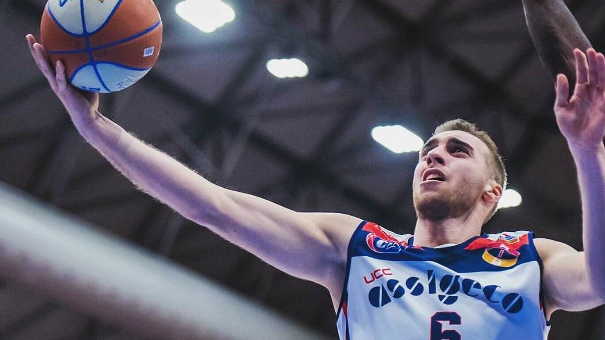 Basket B, il centro Giovanni Poggi sotto i tabelloni della Rekico Faenza