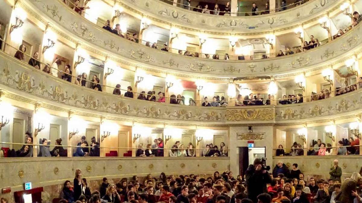 Imola, costi abbattuti alo Stignani con il cambio delle luci