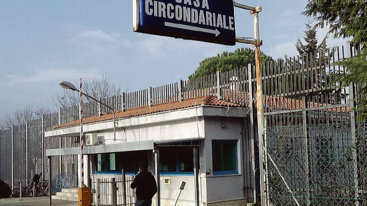 Rimini. Detenuto si uccide, la denuncia: La sezione andava chiusa