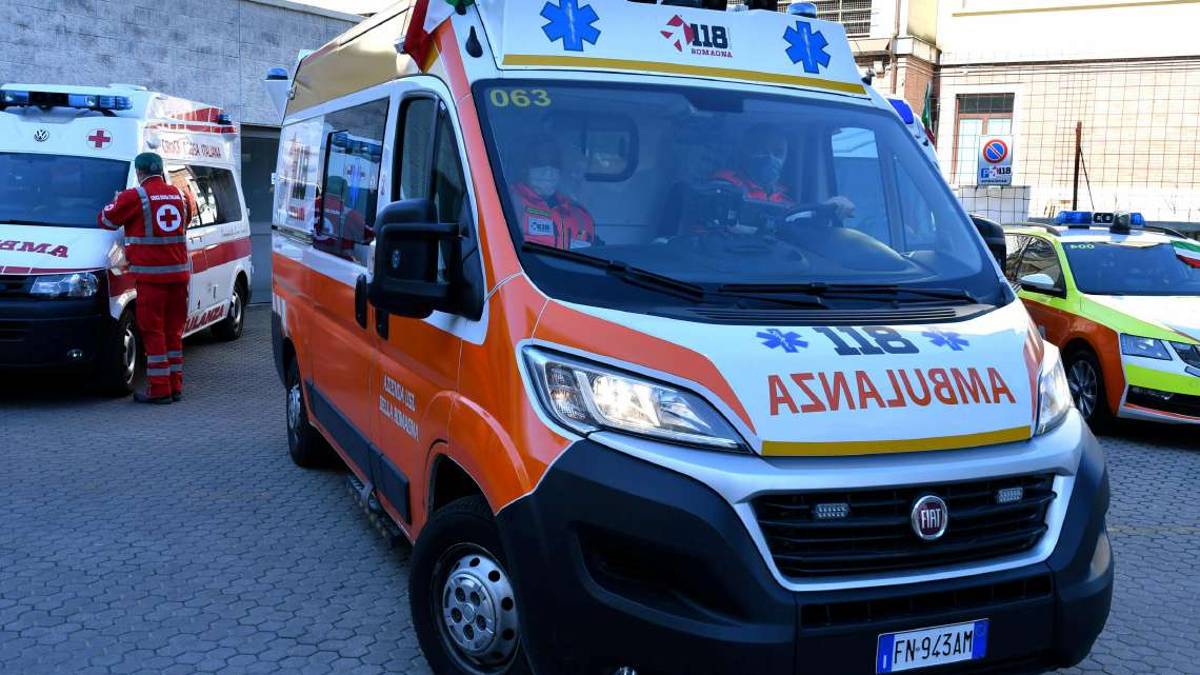 Forlì, ciclista travolto da un'auto ma pagherà multa