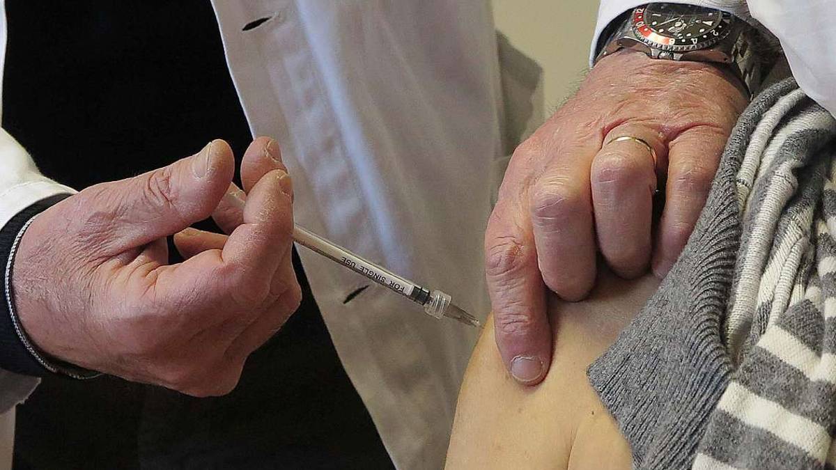 Ravenna, disposte analisi sul sangue dei pazienti del medico no vax