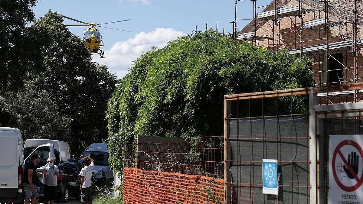 Morto l'artigiano di Cesenatico caduto in cantiere a Castiglione
