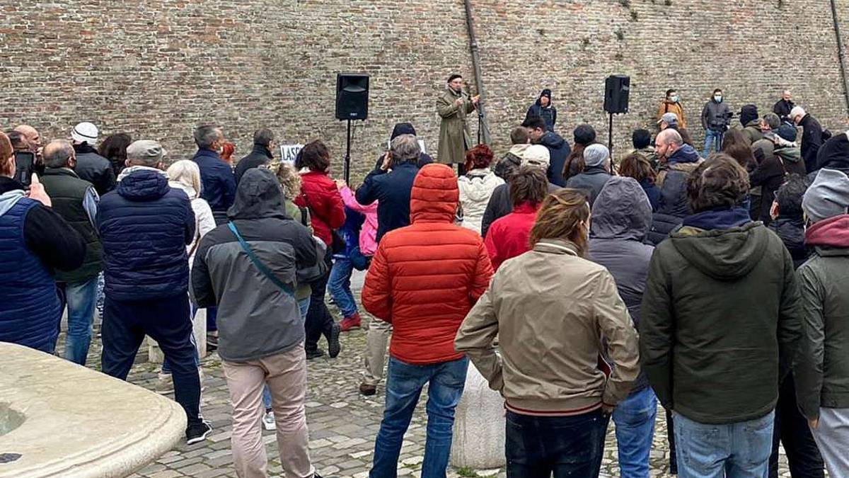 Cesena: 4 multe e un denunciato per oltraggio al 18° No paura Day