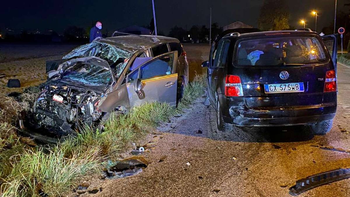 Incidente in via S. Antonio a Gatteo: 4 feriti all'ospedale