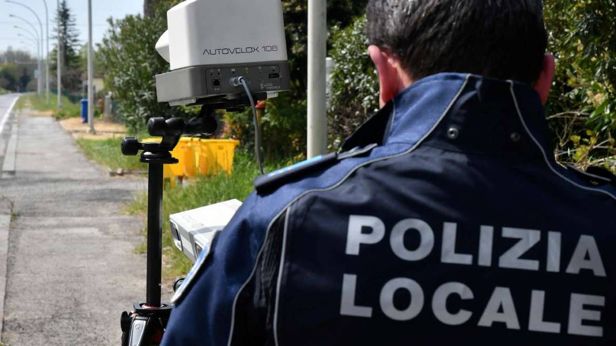 Ravenna, spari all'autovelox: caccia al responsabile